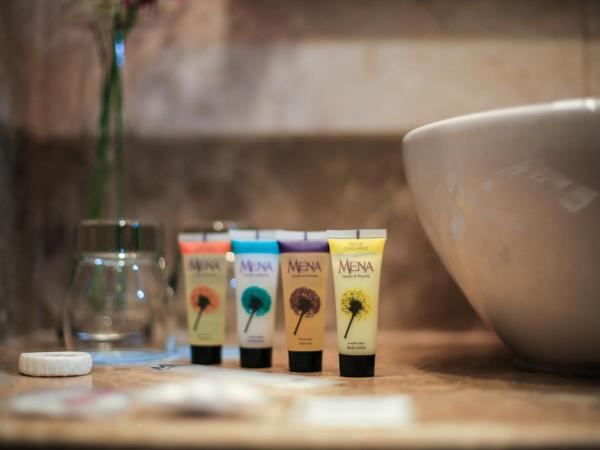 MENA ApartHotel Albarsha At The Mall : photo 10 de la chambre studio - non-fumeurs - lit king-size - 20 % de réduction sur nourriture et boissons et service de blanchisserie