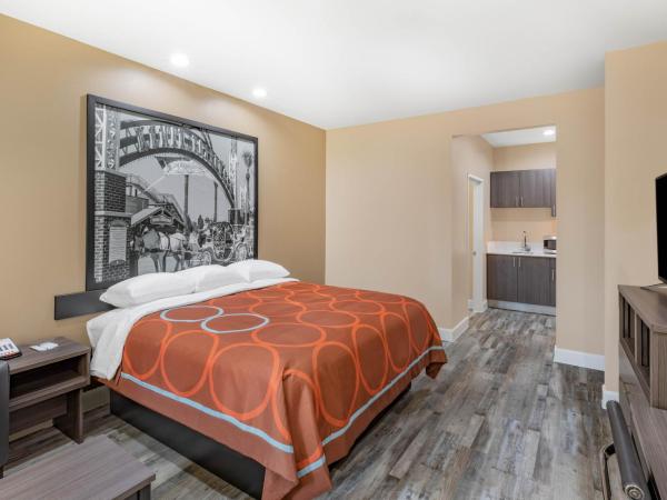 Super 8 by Wyndham Houston NW Beltway 8-West Rd : photo 3 de la chambre studio lit king-size - non-fumeurs