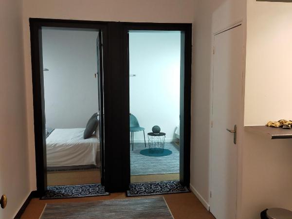La Maison Bleue de Roubaix : photo 6 de la chambre appartement 2 chambres