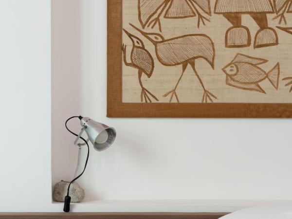 Marina Piccola 73 : photo 4 de la chambre chambre double supérieure - vue partielle sur mer