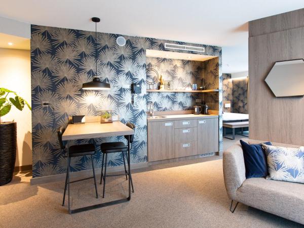 Van der Valk Hotel Groningen-Hoogkerk : photo 4 de la chambre suite