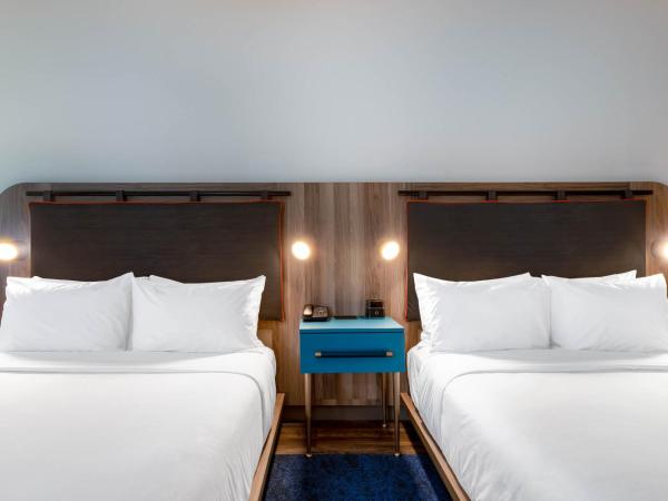 TRYP by Wyndham Orlando : photo 1 de la chambre chambre familiale - non-fumeurs