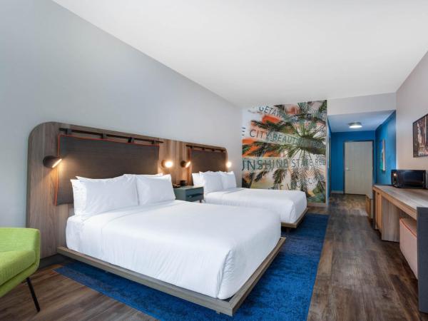 TRYP by Wyndham Orlando : photo 2 de la chambre chambre avec 2 lits queen-size - accessible aux personnes malentendantes - non-fumeurs