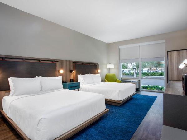 TRYP by Wyndham Orlando : photo 1 de la chambre chambre lit queen-size deluxe avec 2 lits queen-size - accessible aux personnes à mobilité réduite/non-fumeurs