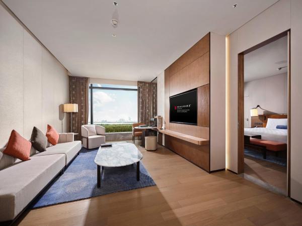 HUALUXE Nanjing Yangtze River, an IHG Hotel : photo 3 de la chambre suite supérieure