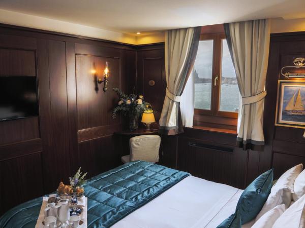 Hotel Bucintoro : photo 5 de la chambre chambre double supérieure avec vue sur la lagune