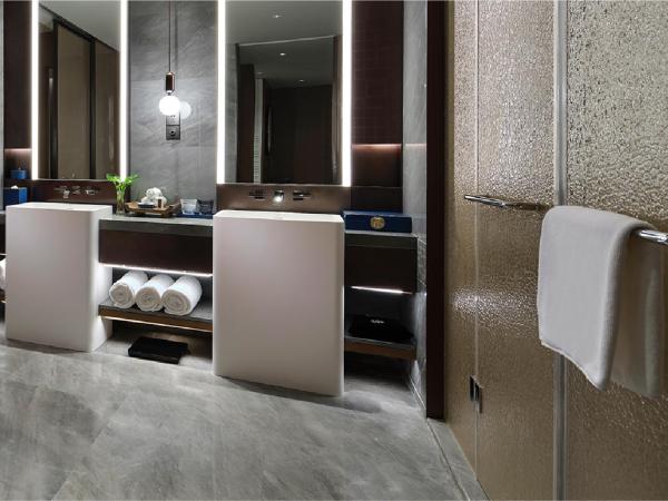 HUALUXE Nanjing Yangtze River, an IHG Hotel : photo 5 de la chambre suite supérieure