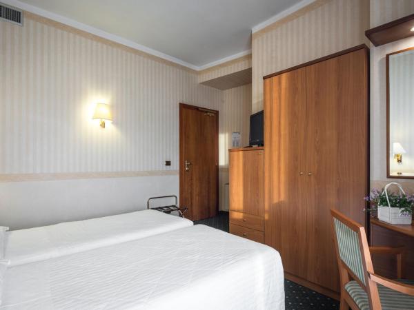 Nuovo Hotel Del Porto : photo 8 de la chambre chambre double ou lits jumeaux