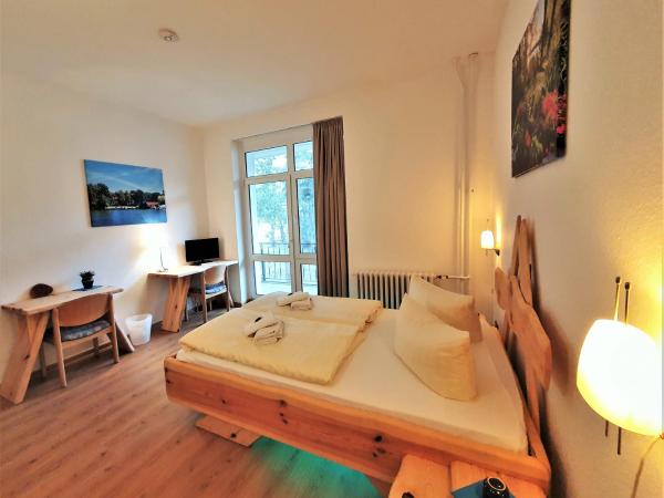 Waldhotel am See Berlin-Schmöckwitz : photo 1 de la chambre chambre double avec balcon