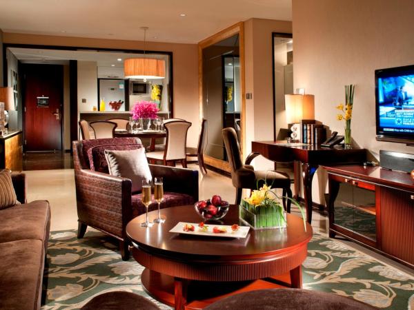 Oakwood Premier Guangzhou-Free Shuttle Bus to Canton Fair Complex : photo 1 de la chambre appartement 3 chambres