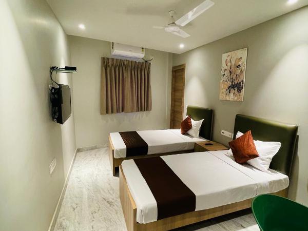 Hotel The Crest : photo 1 de la chambre chambre lits jumeaux