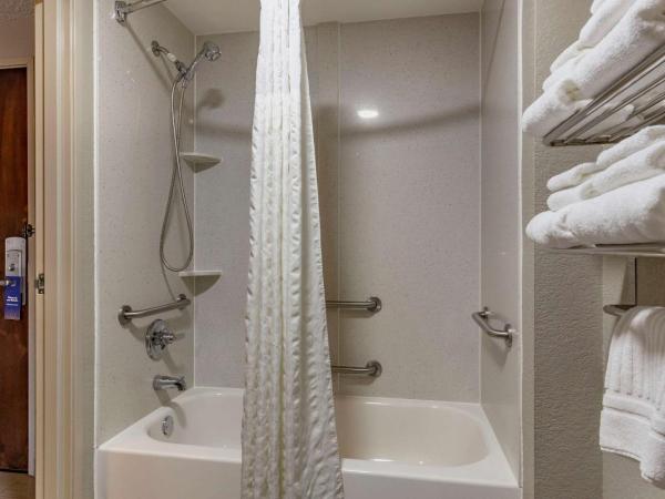 Comfort Suites Pineville - Ballantyne Area : photo 5 de la chambre suite lit king-size – non-fumeurs