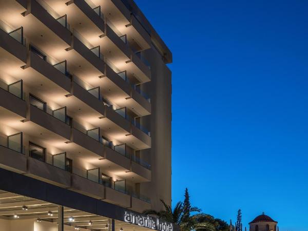 Amarilia Hotel : photo 1 de la chambre hébergement triple classique - vue latérale sur mer