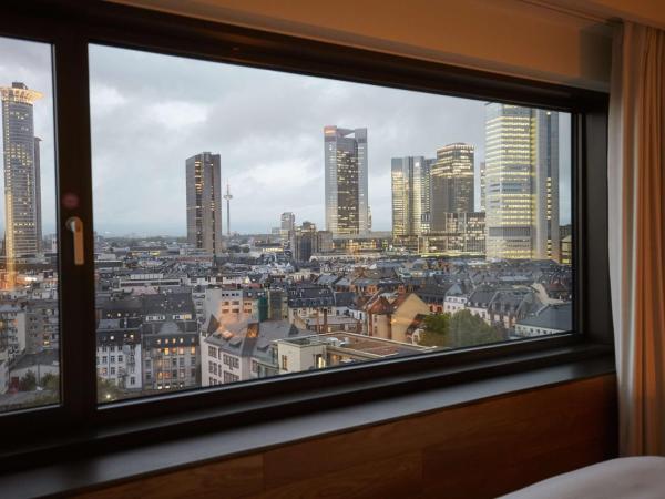 Scandic Frankfurt Museumsufer : photo 7 de la chambre hébergement supérieur meilleure vue