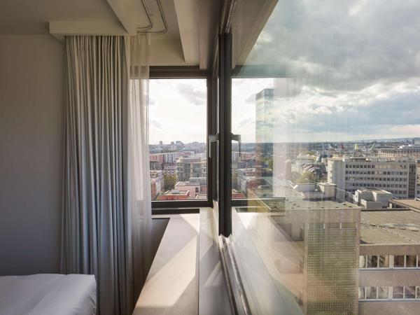 Scandic Frankfurt Museumsufer : photo 9 de la chambre hébergement supérieur meilleure vue