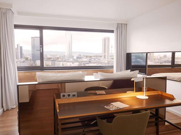Scandic Frankfurt Museumsufer : photo 1 de la chambre hébergement supérieur meilleure vue