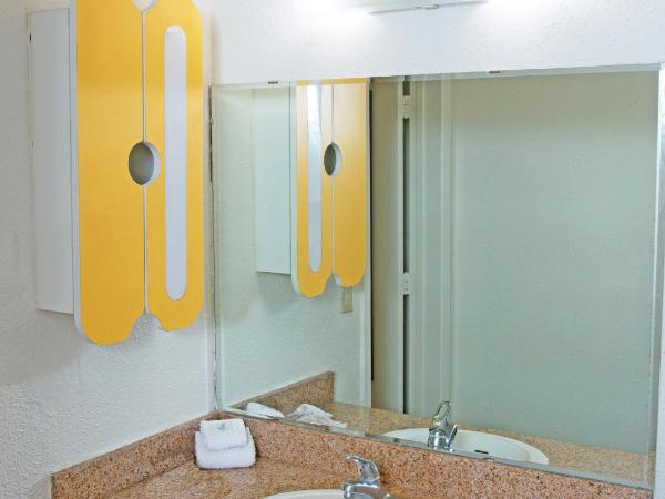 Studio 6-San Antonio, TX - Lackland AFB : photo 5 de la chambre chambre lit queen-size accessible aux personnes à mobilité réduite – non-fumeurs