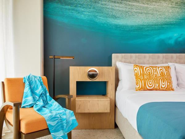 OUTRIGGER Waikiki Beachcomber Hotel : photo 10 de la chambre suite junior avec 2 lits doubles - accessible aux personnes à mobilité réduite hébergement