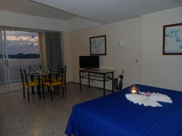 Hotel Las Torres Gemelas Acapulco : photo 1 de la chambre studio lit king-size