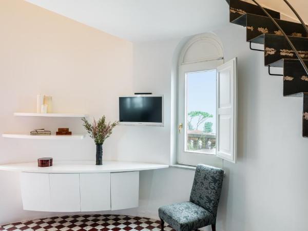 Marina Piccola 73 : photo 2 de la chambre chambre double/lits jumeaux en duplex - vue sur mer