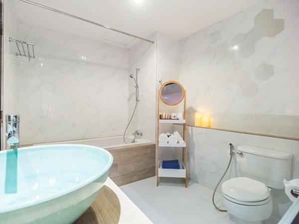 Khaolak Emerald Surf Beach Resort and Spa - SHA Extra Plus : photo 9 de la chambre chambre deluxe - vue sur piscine - côté hive