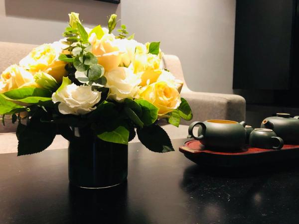 Likto Hotel-Free Shuttle Bus to Canton Fair : photo 5 de la chambre business suite-free snacks&clothes steamer