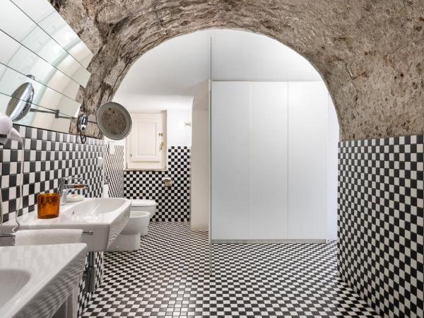 Marina Piccola 73 : photo 4 de la chambre chambre double deluxe avec terrasse - vue sur mer