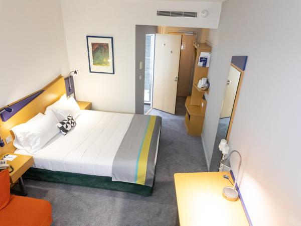 Holiday Inn Express Arras, an IHG Hotel : photo 4 de la chambre chambre double avec canapé-lit