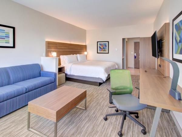 Holiday Inn Express & Suites Charlotte Southwest, an IHG Hotel : photo 3 de la chambre autre suite - non-fumeurs 