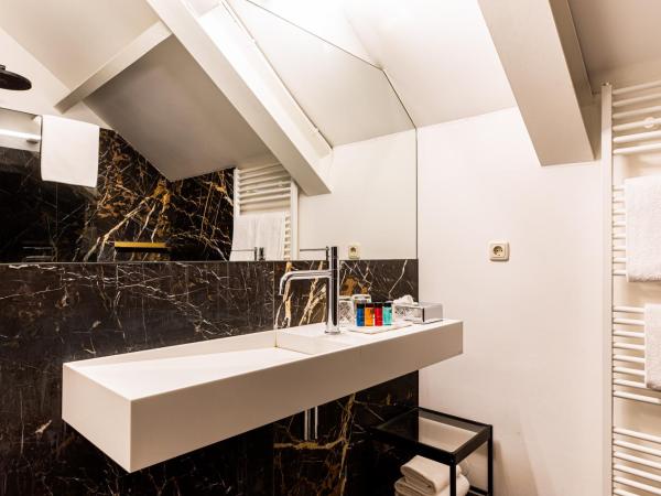Landgoed Kasteel de Hoogenweerth : photo 6 de la chambre appartement avec douche dans auberge (2 à 6 personnes)
