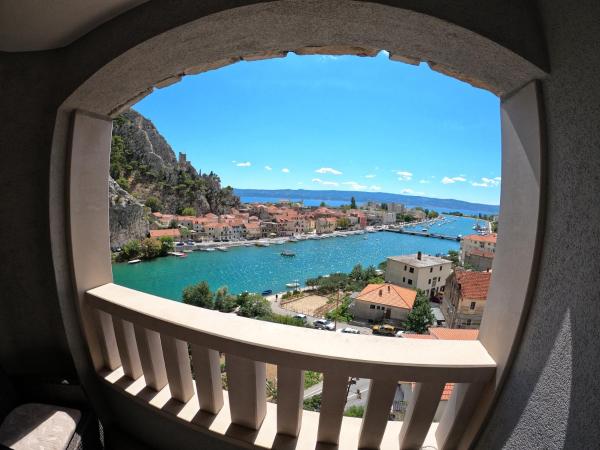 Hotel Villa Dvor : photo 5 de la chambre chambre double avec balcon - vue sur mer et rivière