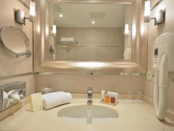 Hotel Renoir : photo 4 de la chambre suite - vue sur ville
