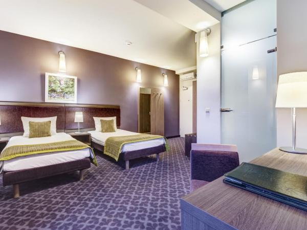 Hotel Metropol : photo 6 de la chambre chambre familiale (2 adultes et 2 enfants)