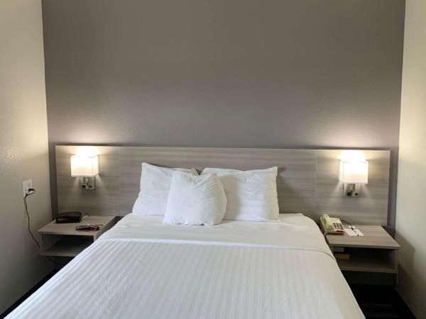 Microtel Inn by Wyndham Charlotte Airport : photo 5 de la chambre chambre lit queen-size - non-fumeurs