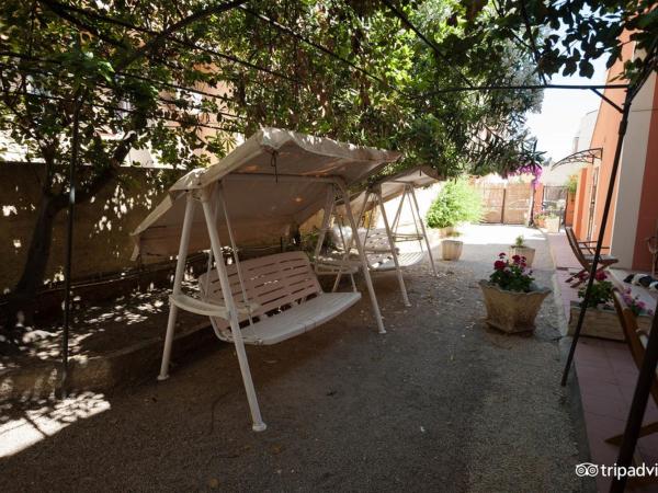 Solemare B&B - Apartments Alghero : photo 1 de la chambre chambre double Économique avec salle de bains commune