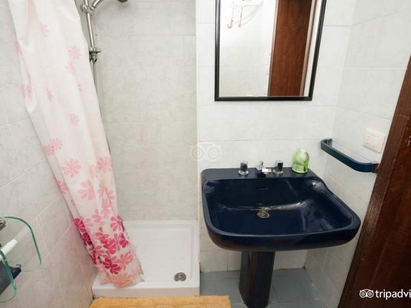 Solemare B&B - Apartments Alghero : photo 2 de la chambre chambre double Économique avec salle de bains commune