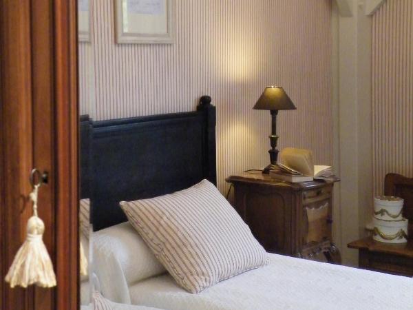 Hôtel Diderot : photo 1 de la chambre chambre double confort avec ventilateur