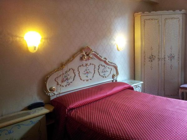 Hotel Diana : photo 1 de la chambre chambre double