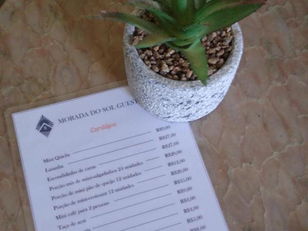 Morada do Sol Guest House : photo 8 de la chambre chambre lit queen-size - vue sur piscine