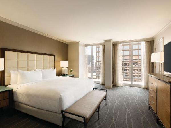 Fairmont Dallas : photo 3 de la chambre chambre lit king-size fairmont or - vue sur ville