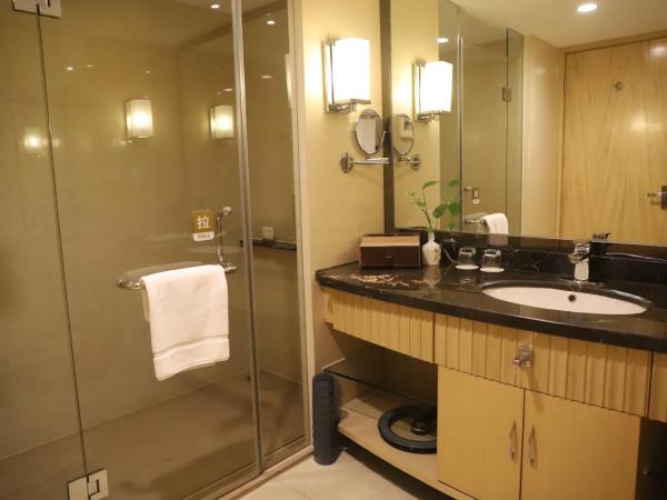 Jinling Riverside Hotel : photo 3 de la chambre suite supérieure 