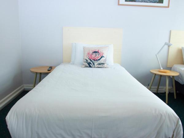 Grand Hotel Rockdale : photo 5 de la chambre chambre familiale avec salle de bains commune