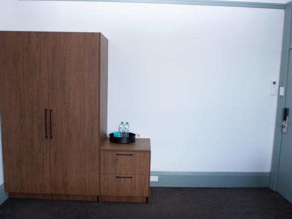 Oasis on Beamish Hotel : photo 7 de la chambre chambre lit king-size supérieure avec salle de bains privative