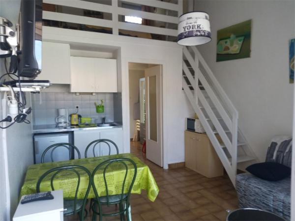 Studio Village Naturiste Hôtel Restaurant Libertin Cap d Agde : photo 10 de la chambre appartement standard