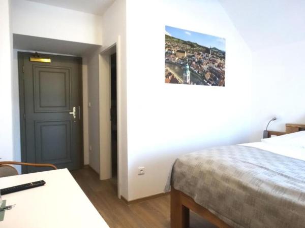 Hotel Garni Villa Areka : photo 10 de la chambre chambre double deluxe avec vue sur château