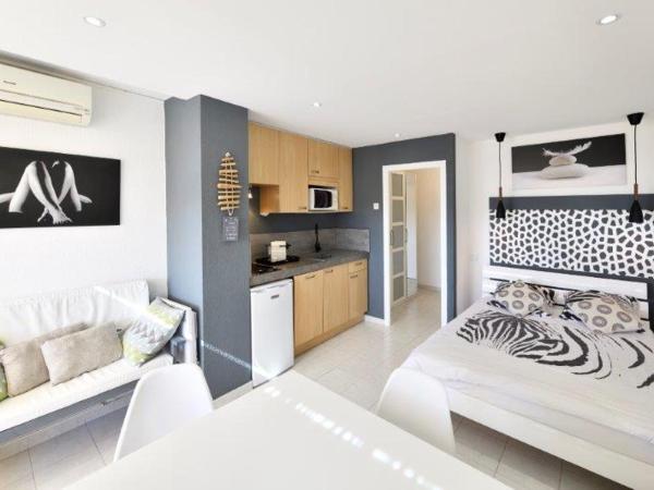 Studio Village Naturiste Hôtel Restaurant Libertin Cap d Agde : photo 6 de la chambre appartement deluxe