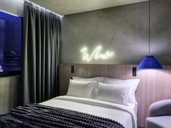 ONOMA Hotel : photo 2 de la chambre hébergement nickname - accessible aux personnes à mobilité réduite