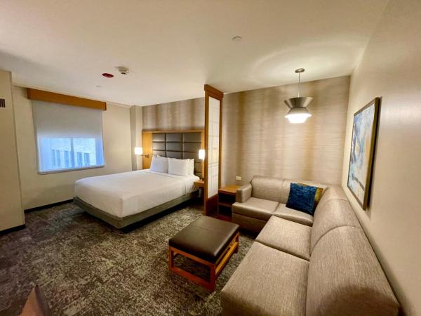Hyatt Place Houston Downtown : photo 1 de la chambre chambre avec 2 lits queen-size et canapé-lit - Étage supérieur