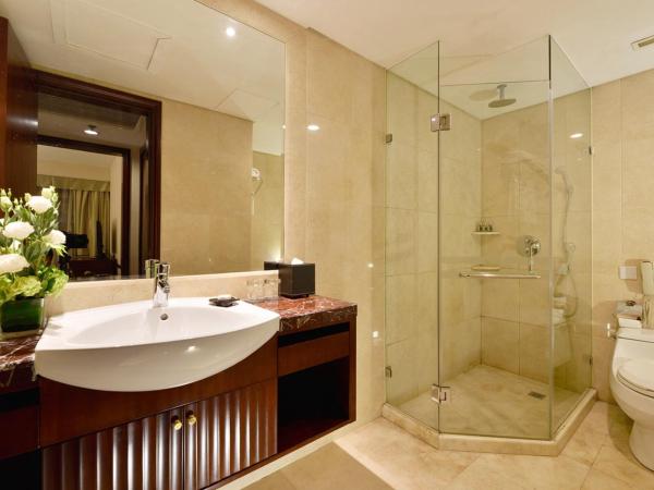 Hotel Equatorial Shanghai : photo 3 de la chambre chambre double club