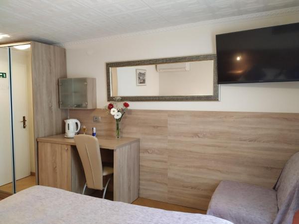 Hotel Kastel 1700 : photo 3 de la chambre chambre double ou lits jumeaux - vue sur ville
